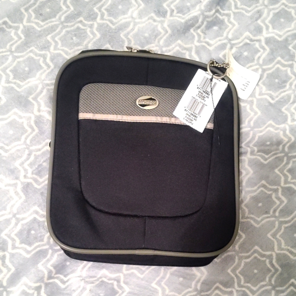 New: American Tourister Black Travel Bag- 3 Pack Duffle (Comes with A Lock Key)
